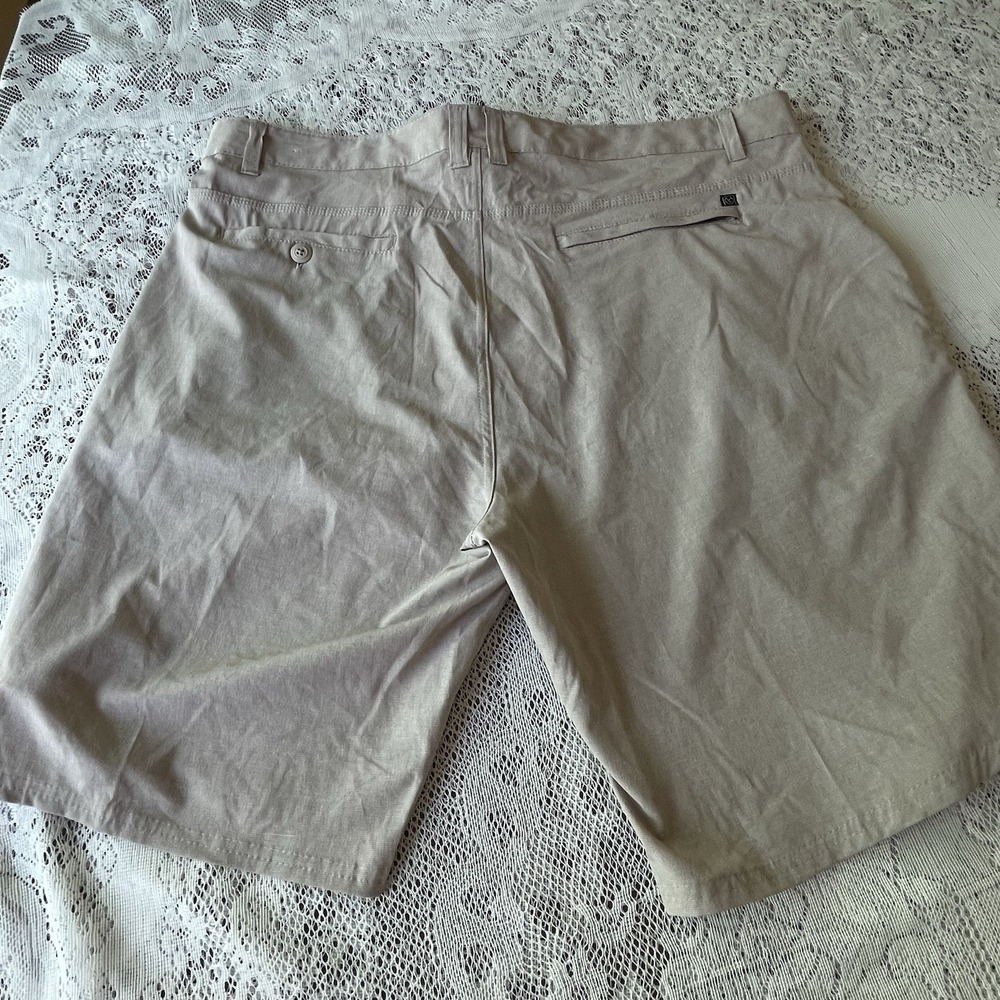 Burnside Men's Tan Shorts Flat Front Button Closure Slash Pockets Size 40